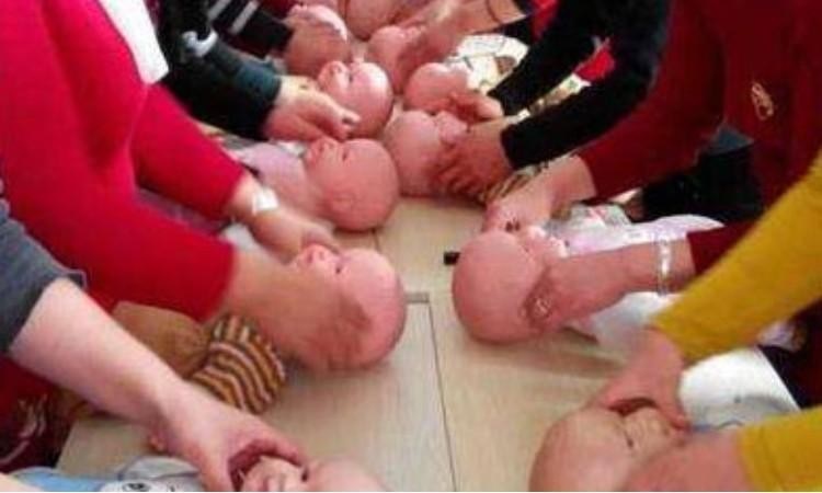 安康专业家政公司 专业育婴师保姆 老人陪护 催乳师月嫂