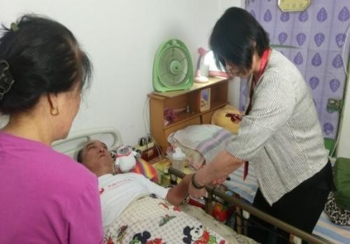安康专业家政公司 专业育婴师保姆 老人陪护 催乳师月嫂